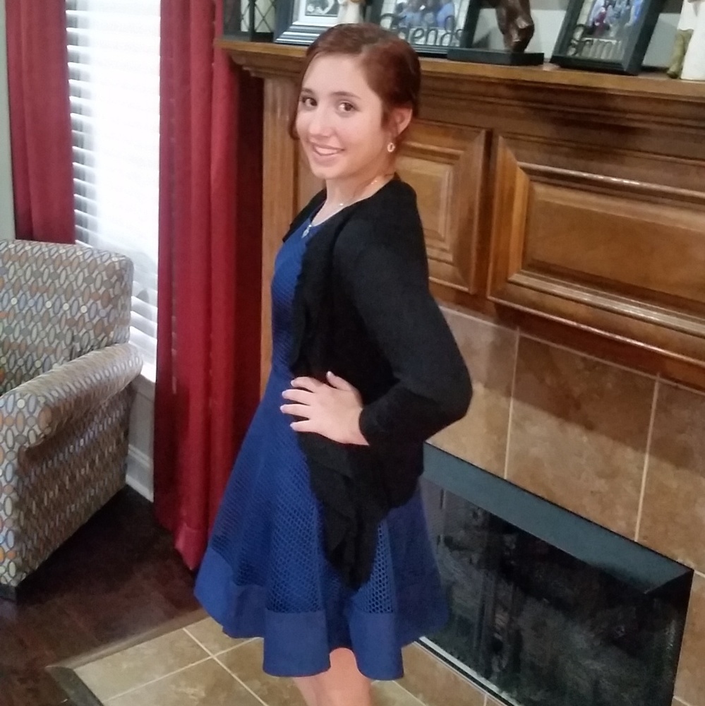 Dress - Picture 7 of 7